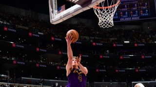 湖人遭绝杀，菜鸟仍有惊喜，第三球星就是他？